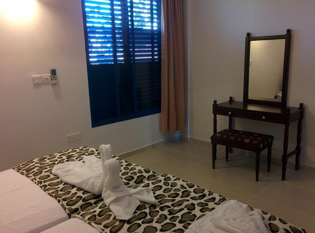 Zoe'S Court Aparthotel Klorakas Exterior photo